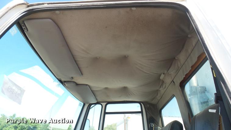 image for item DA7879 2004 Freightliner FC80 box truck