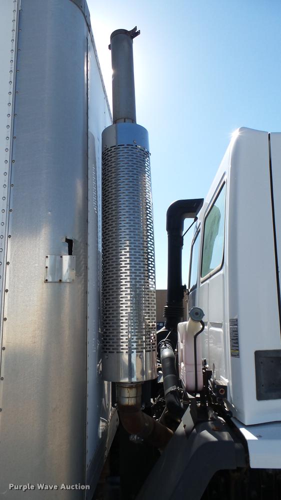 image for item DA7879 2004 Freightliner FC80 box truck