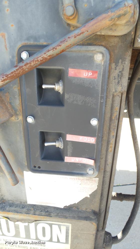 image for item DA7879 2004 Freightliner FC80 box truck