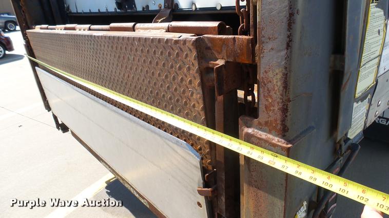 image for item DA7879 2004 Freightliner FC80 box truck