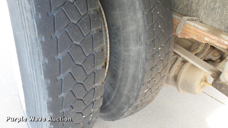 image for item DA7879 2004 Freightliner FC80 box truck