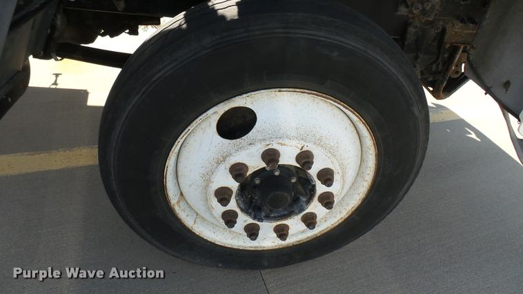 image for item DA7879 2004 Freightliner FC80 box truck