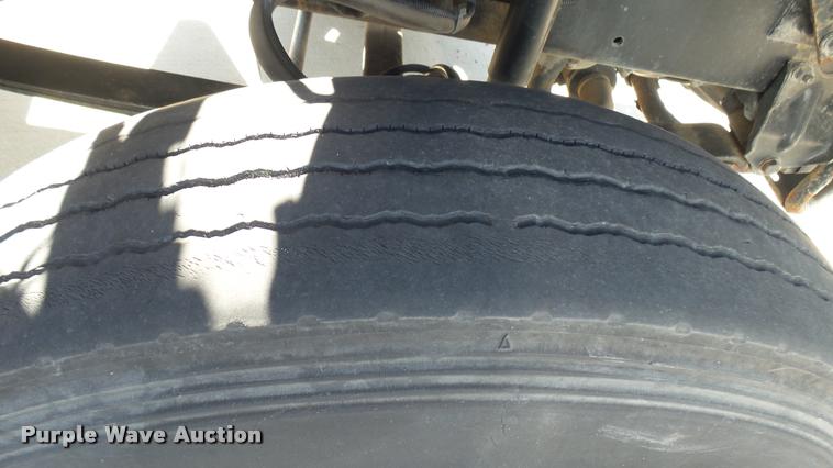 image for item DA7879 2004 Freightliner FC80 box truck