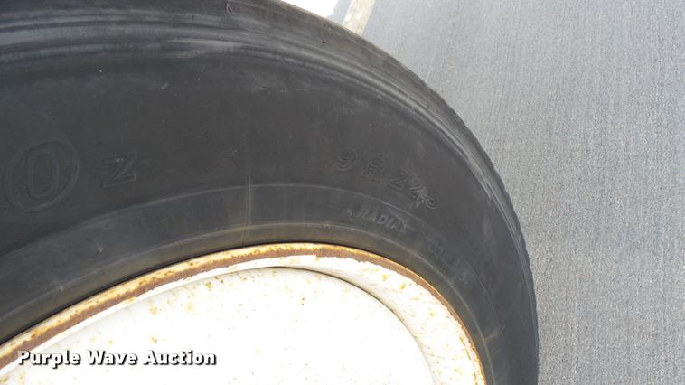 image for item DA7879 2004 Freightliner FC80 box truck