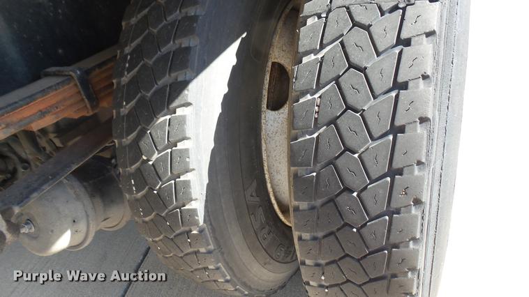 image for item DA7879 2004 Freightliner FC80 box truck