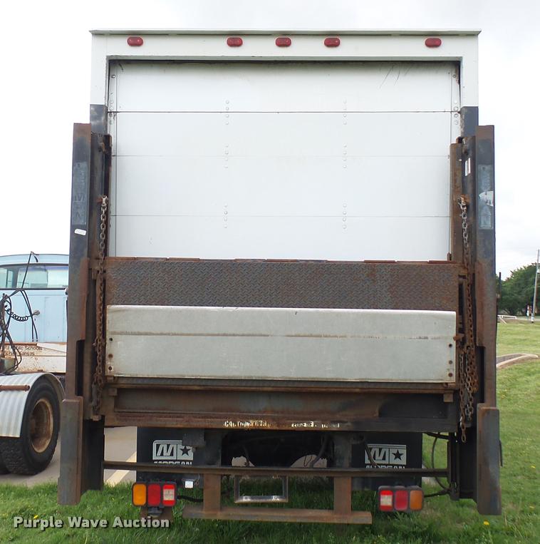 image for item DA7880 2004 Freightliner FC80 box truck