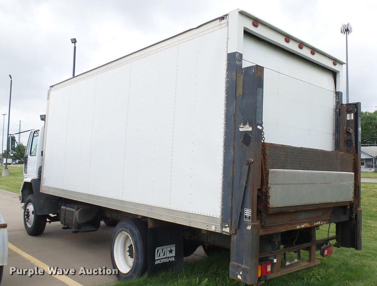 image for item DA7880 2004 Freightliner FC80 box truck