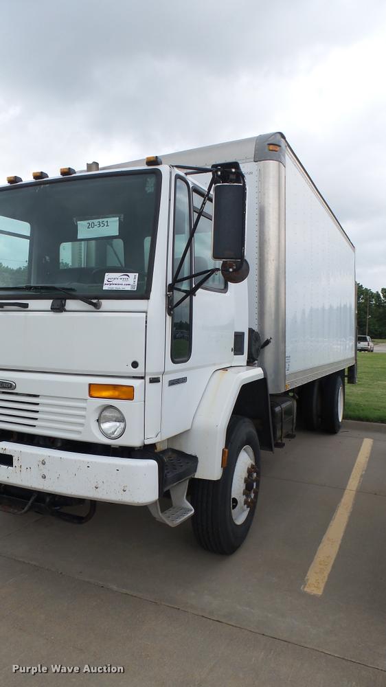 image for item DA7880 2004 Freightliner FC80 box truck