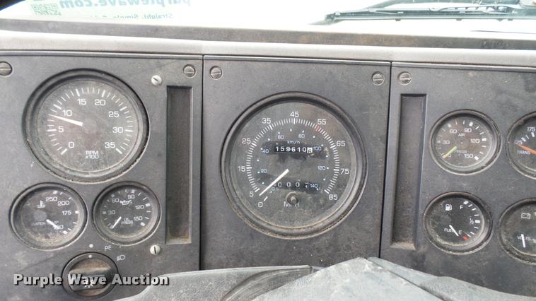 image for item DA7880 2004 Freightliner FC80 box truck