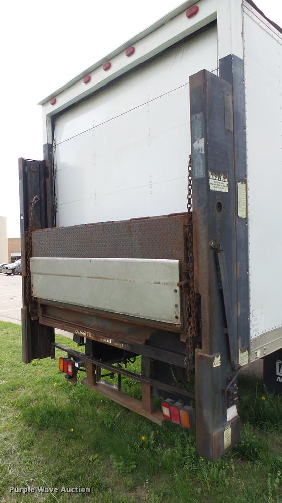 image for item DA7880 2004 Freightliner FC80 box truck