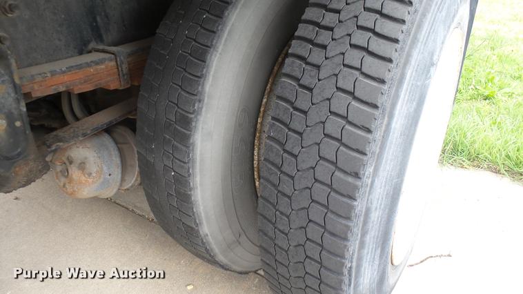 image for item DA7880 2004 Freightliner FC80 box truck