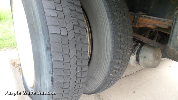 image for item DA7880 2004 Freightliner FC80 box truck