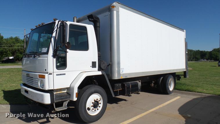 image for item DA7880 2004 Freightliner FC80 box truck