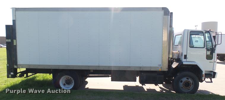 image for item DA7880 2004 Freightliner FC80 box truck