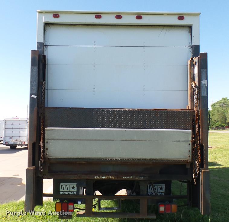 image for item DA7880 2004 Freightliner FC80 box truck