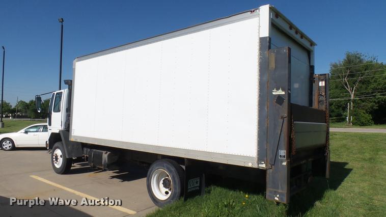 image for item DA7880 2004 Freightliner FC80 box truck