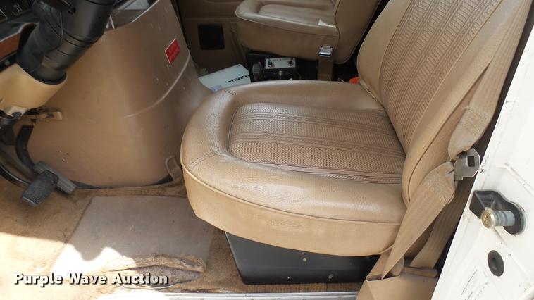 image for item DA7891 1984 Ford Econoline E350 Super Collins ambulance