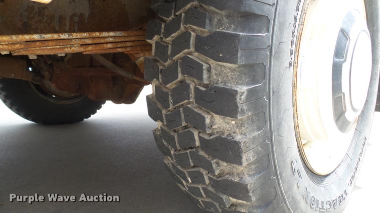 image for item DA7891 1984 Ford Econoline E350 Super Collins ambulance