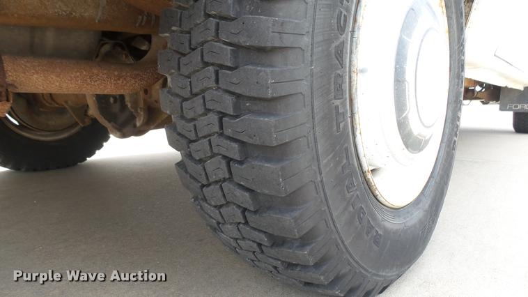 image for item DA7891 1984 Ford Econoline E350 Super Collins ambulance