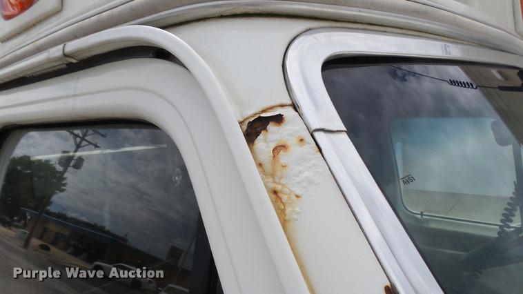 image for item DA7891 1984 Ford Econoline E350 Super Collins ambulance