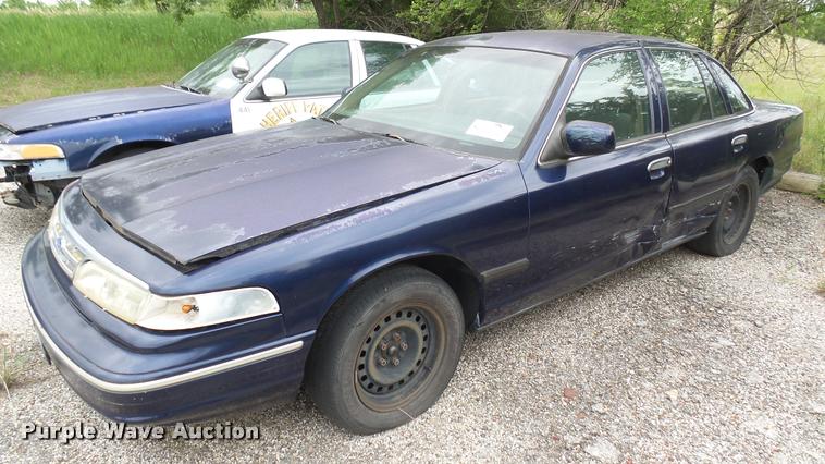 image for item DA7893 1996 Ford Crown Victoria Police Interceptor
