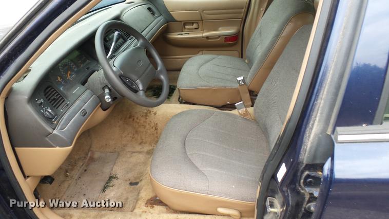 image for item DA7893 1996 Ford Crown Victoria Police Interceptor