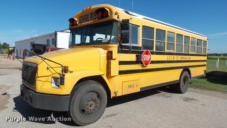 image for item DA7900 2000 Freightliner FS65 school bus
