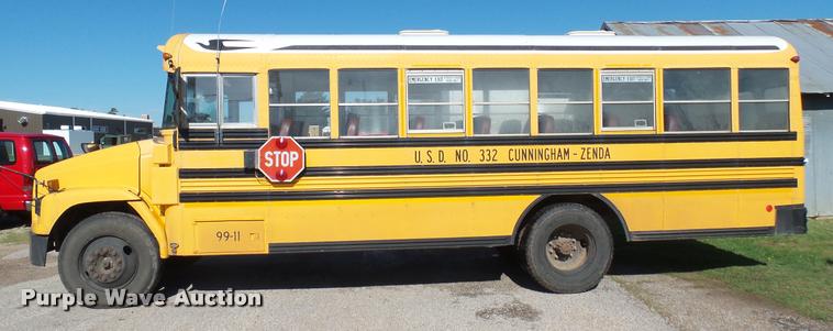 image for item DA7900 2000 Freightliner FS65 school bus