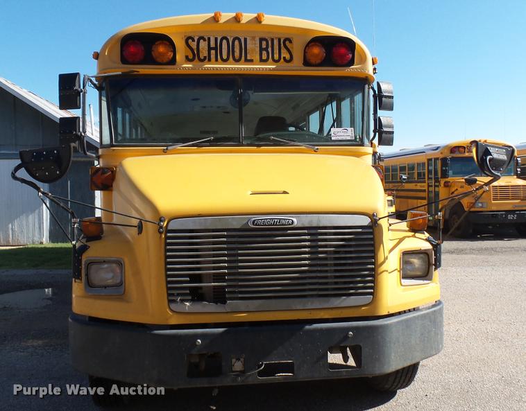 image for item DA7900 2000 Freightliner FS65 school bus