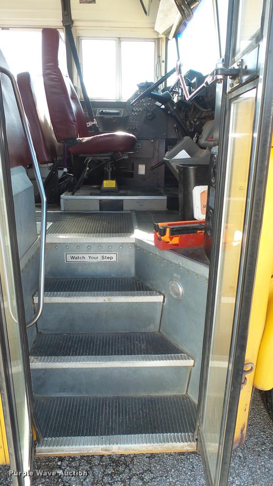 image for item DA7900 2000 Freightliner FS65 school bus