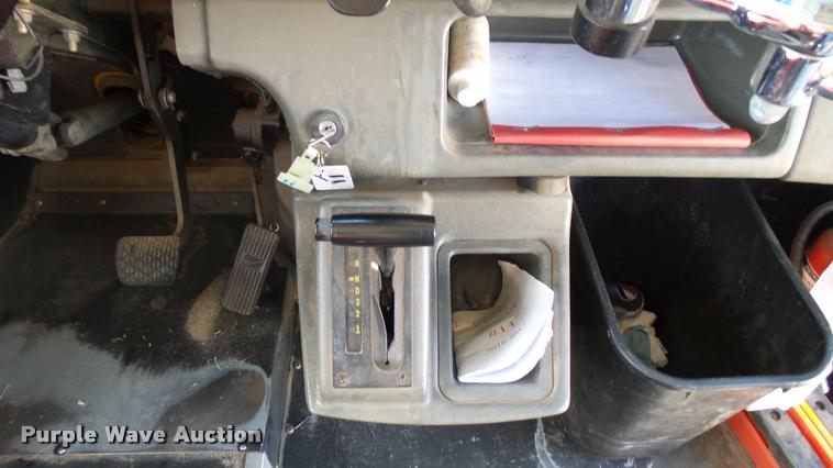 image for item DA7900 2000 Freightliner FS65 school bus