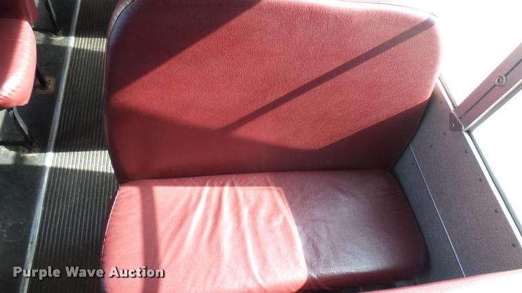 image for item DA7900 2000 Freightliner FS65 school bus