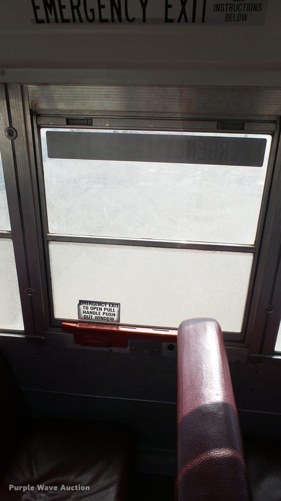 image for item DA7900 2000 Freightliner FS65 school bus