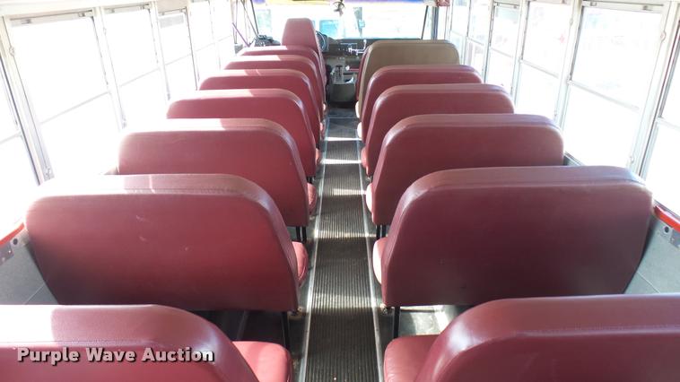 image for item DA7900 2000 Freightliner FS65 school bus