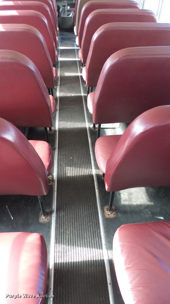 image for item DA7900 2000 Freightliner FS65 school bus