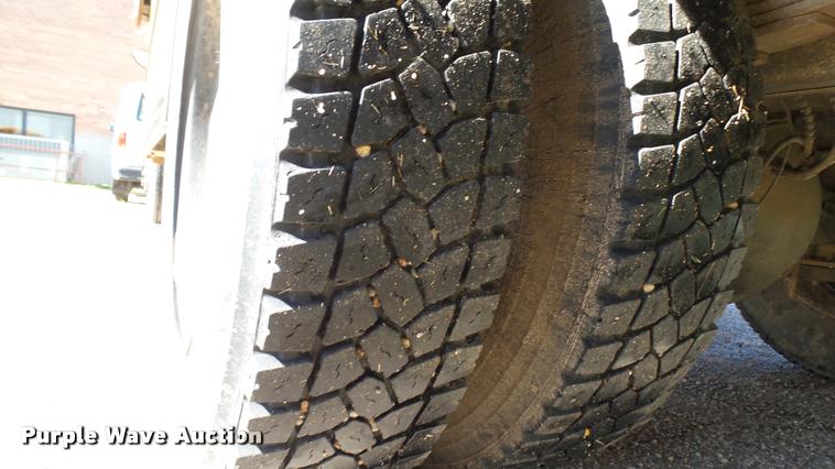 image for item DA7900 2000 Freightliner FS65 school bus