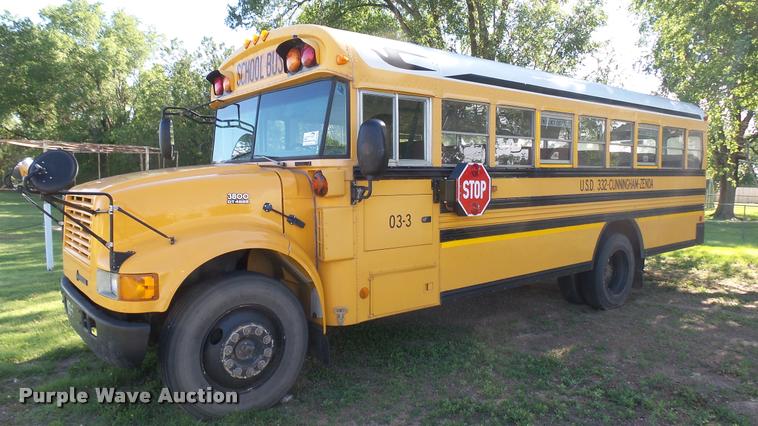 image for item DA7905 2003 International 3800 school bus