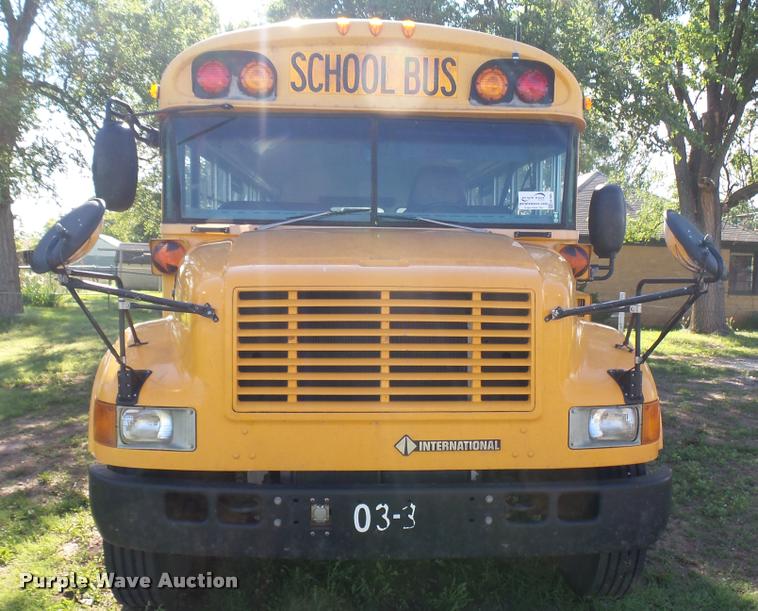 image for item DA7905 2003 International 3800 school bus