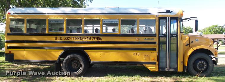 image for item DA7905 2003 International 3800 school bus