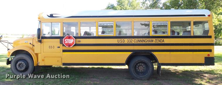 image for item DA7905 2003 International 3800 school bus
