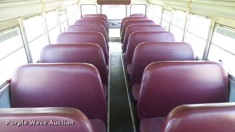 image for item DA7905 2003 International 3800 school bus