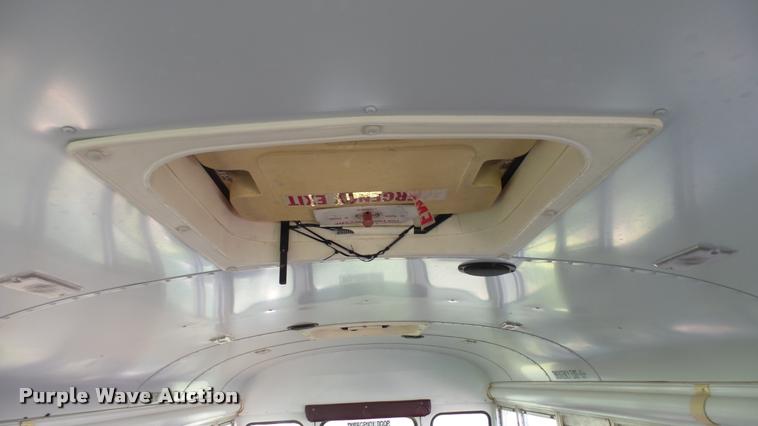 image for item DA7905 2003 International 3800 school bus