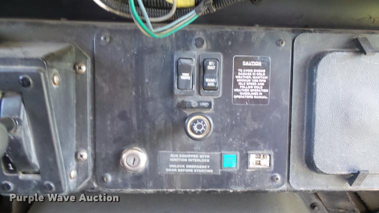 image for item DA7905 2003 International 3800 school bus