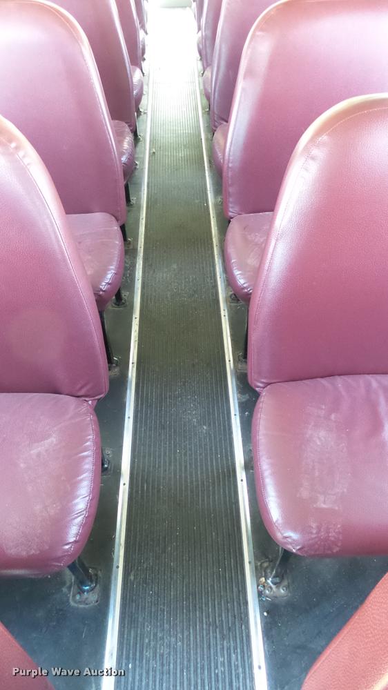 image for item DA7905 2003 International 3800 school bus