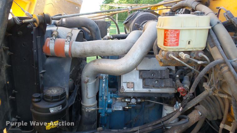 image for item DA7905 2003 International 3800 school bus