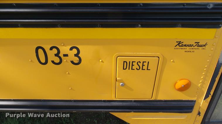 image for item DA7905 2003 International 3800 school bus