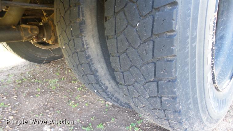 image for item DA7905 2003 International 3800 school bus