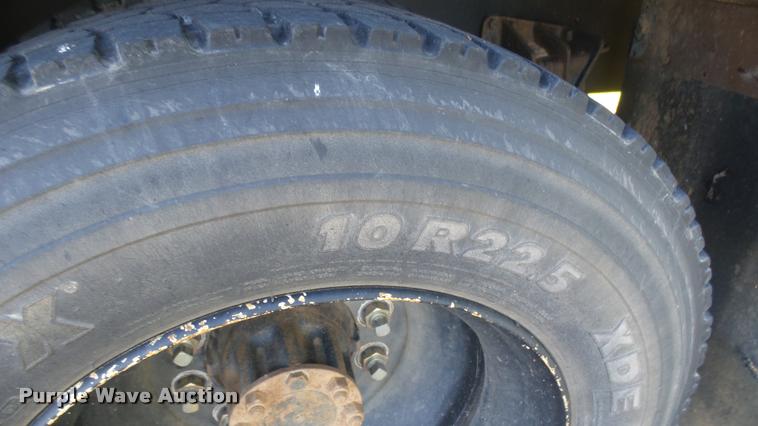 image for item DA7905 2003 International 3800 school bus