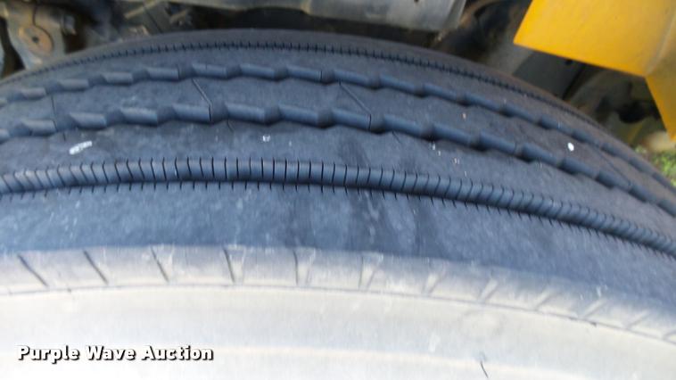 image for item DA7905 2003 International 3800 school bus