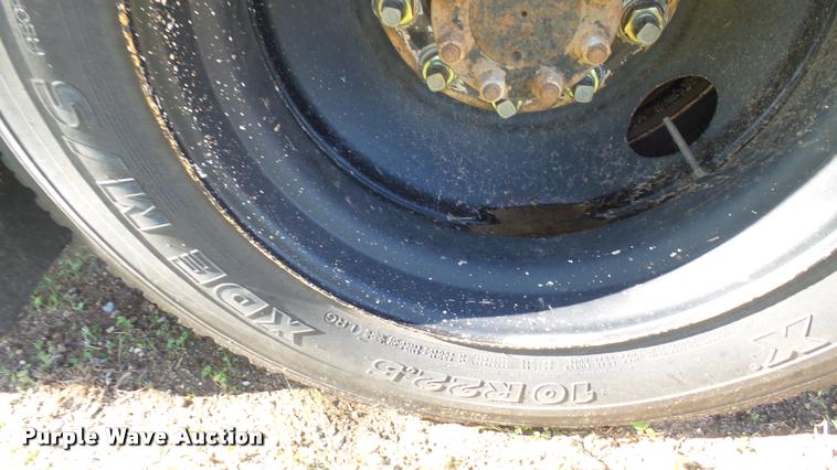 image for item DA7905 2003 International 3800 school bus